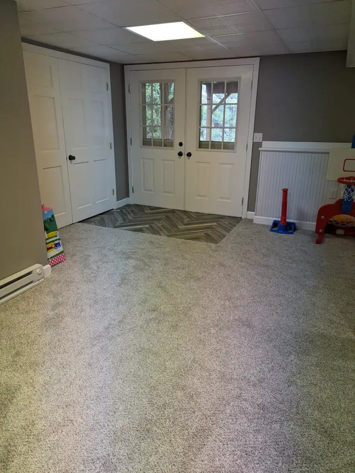 basement-entryway-carpet.webp