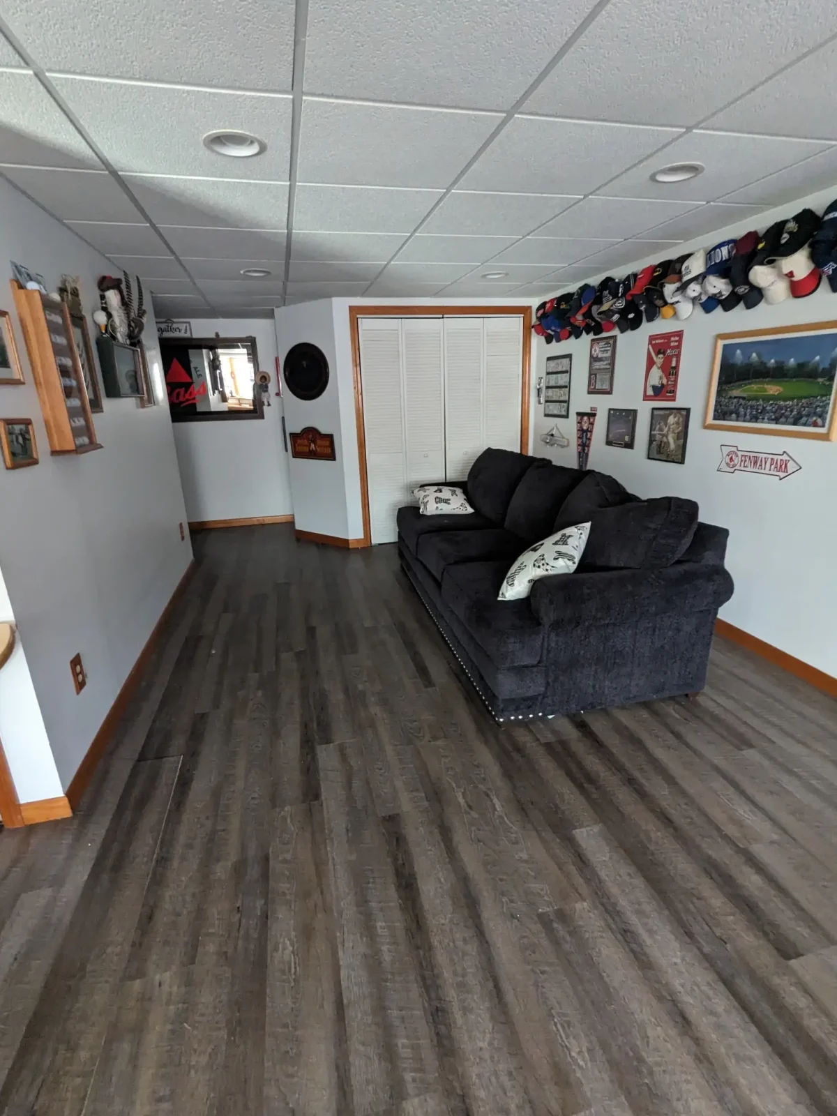 basement-flooring-lounge-area.webp