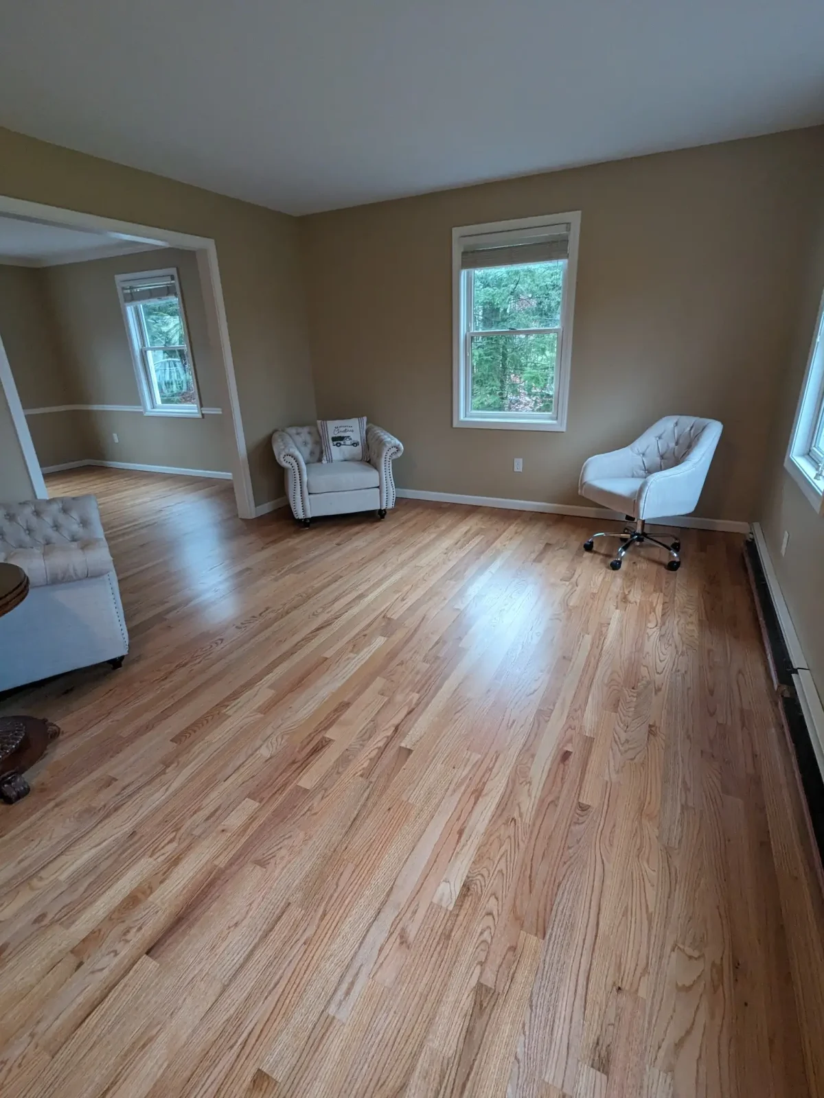 hardwood-floor-refinishing-project-11.webp