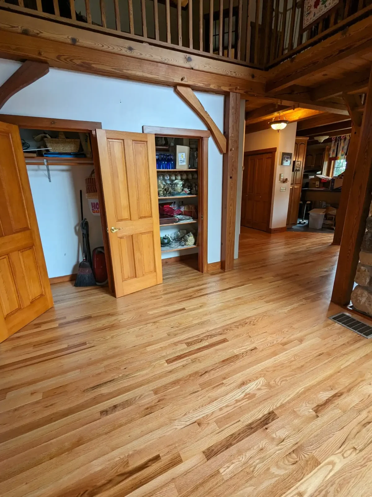 hardwood-floor-refinishing-project-7.webp