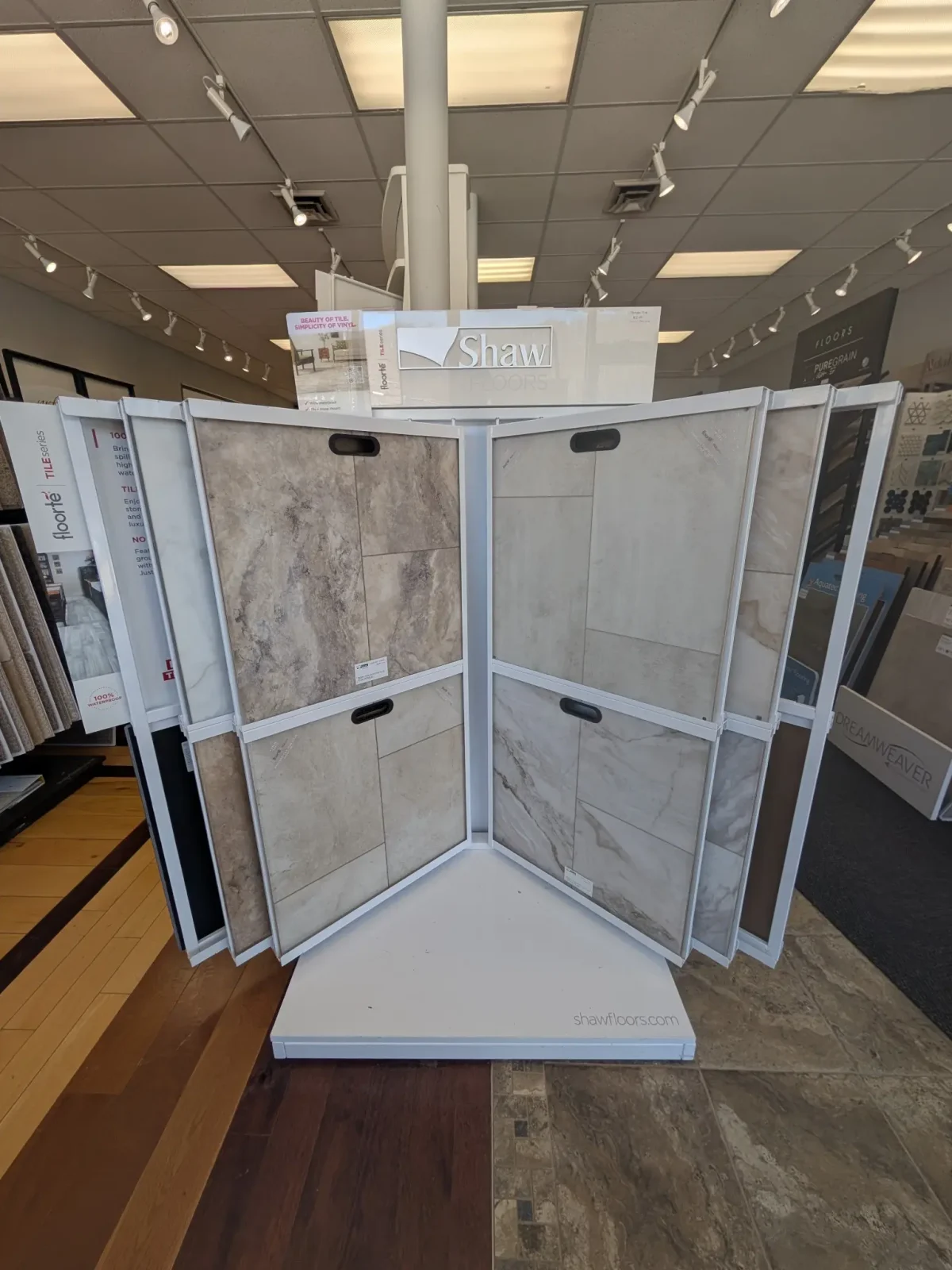 shaw-flooring-tile-display