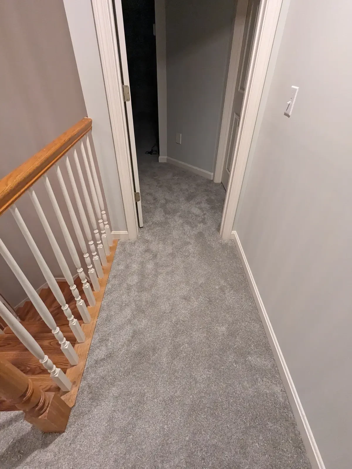 stairs-hallway-carpet.webp
